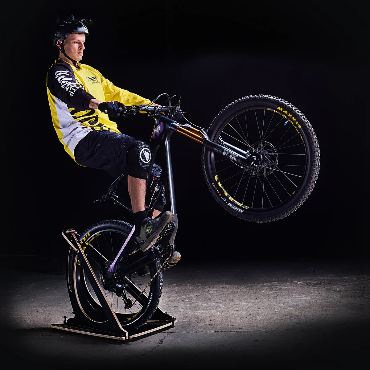 INTRO + BALANCE - Image 11