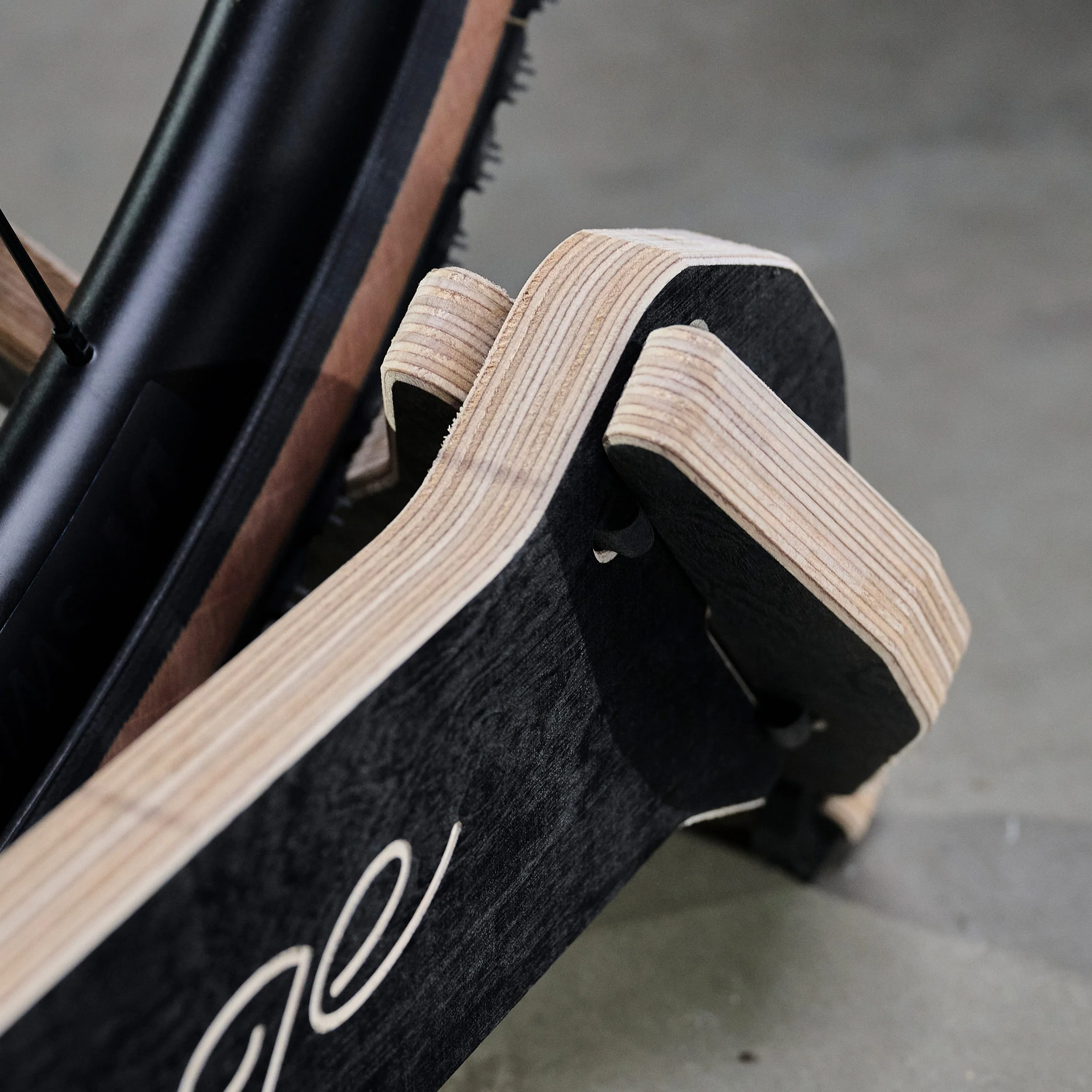 LOUNGE Bike Stand - Image 10